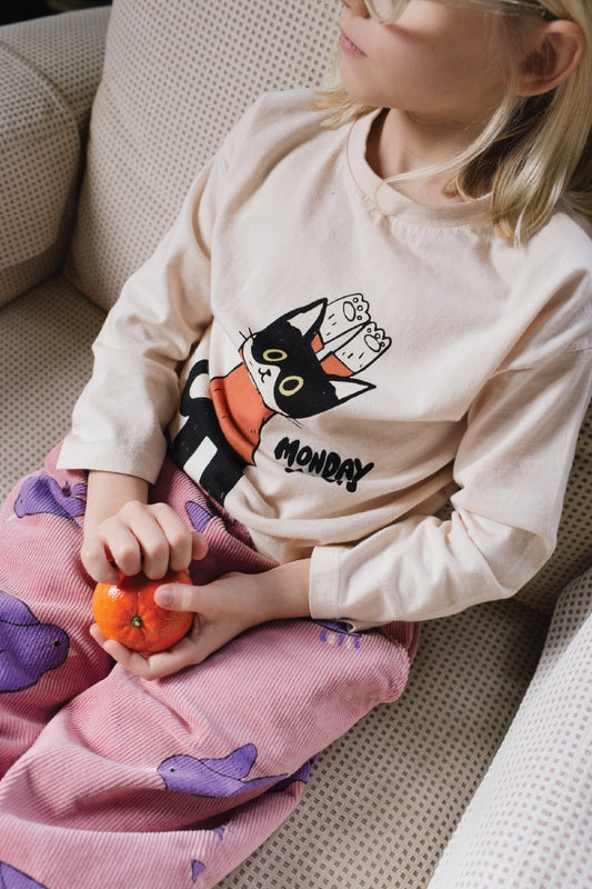T-SHIRT LONGSLEEVE MONDAY YOGI CAT OFFWHITE