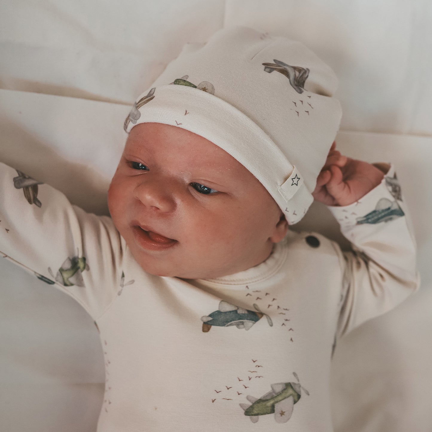 AVION NEWBORN HAT